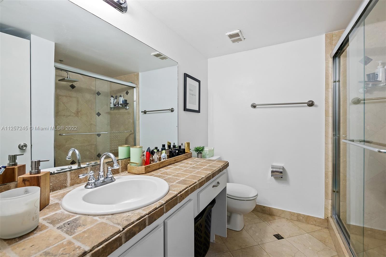 3005 N Oakland Forest Dr Unit: 102
