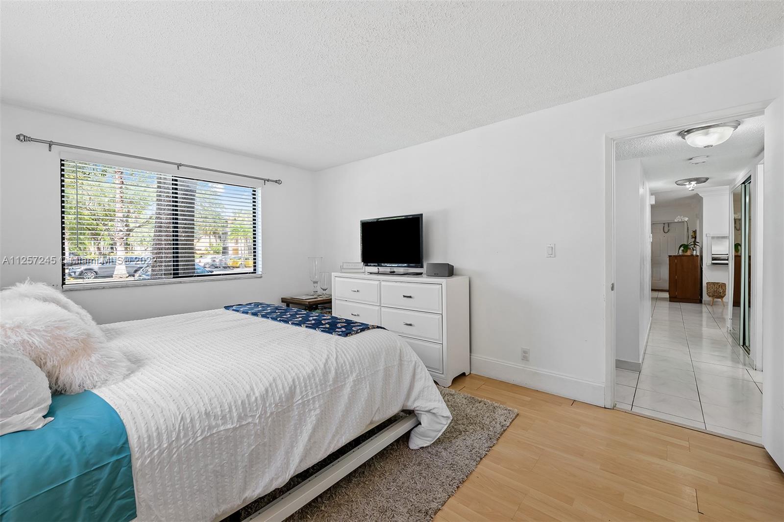3005 N Oakland Forest Dr Unit: 102