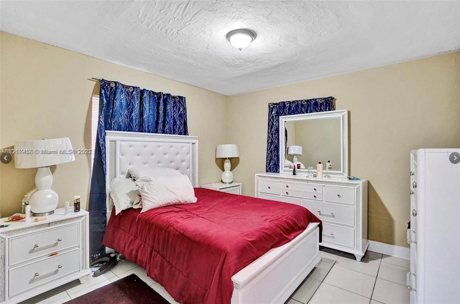 1868 nw 64th st Miami