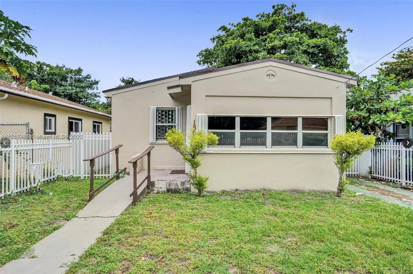 1868 nw 64th st Miami