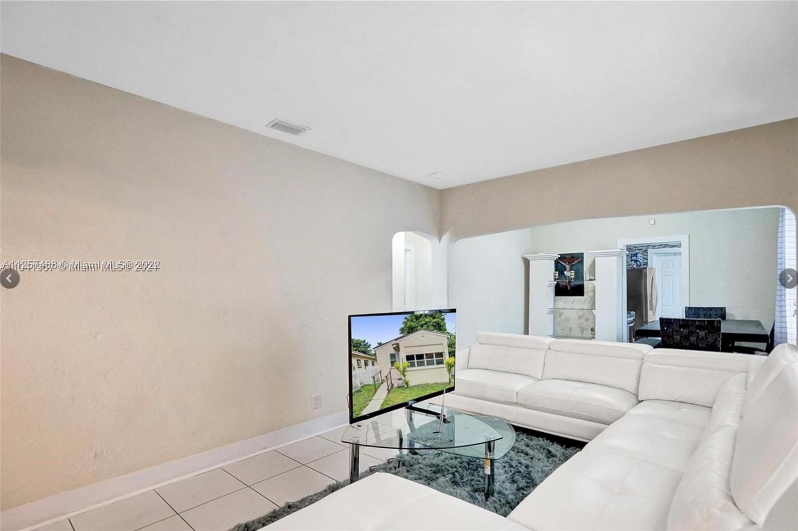1868 nw 64th st Miami