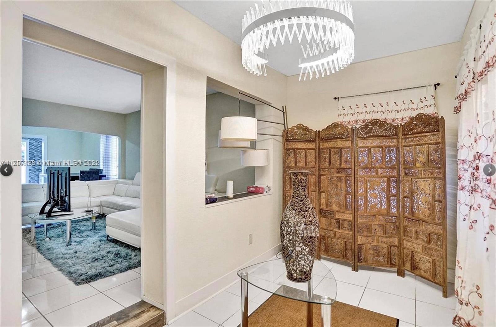 1868 nw 64th st Miami