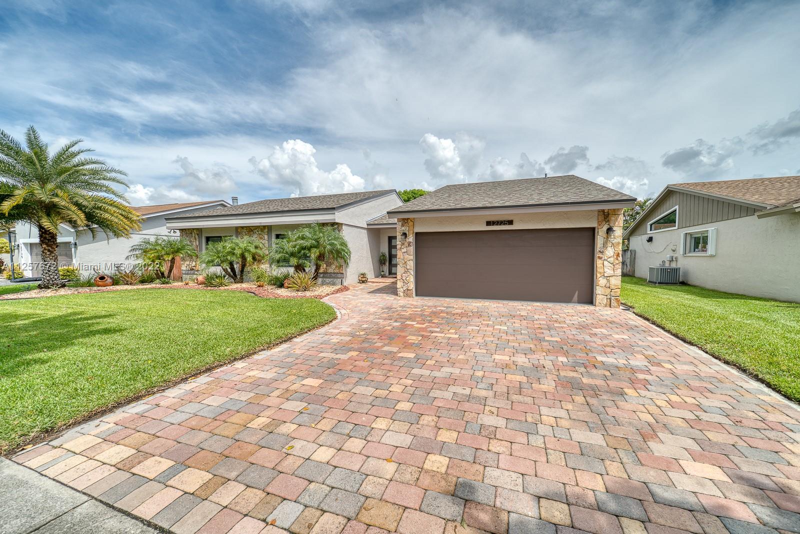 12725 SW 119th Ter