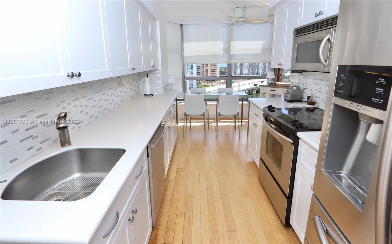 3500 Mystic Pointe Dr Unit: 1606
