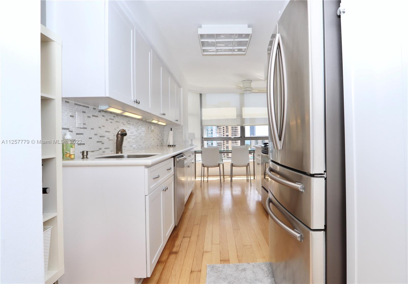 3500 Mystic Pointe Dr Unit: 1606