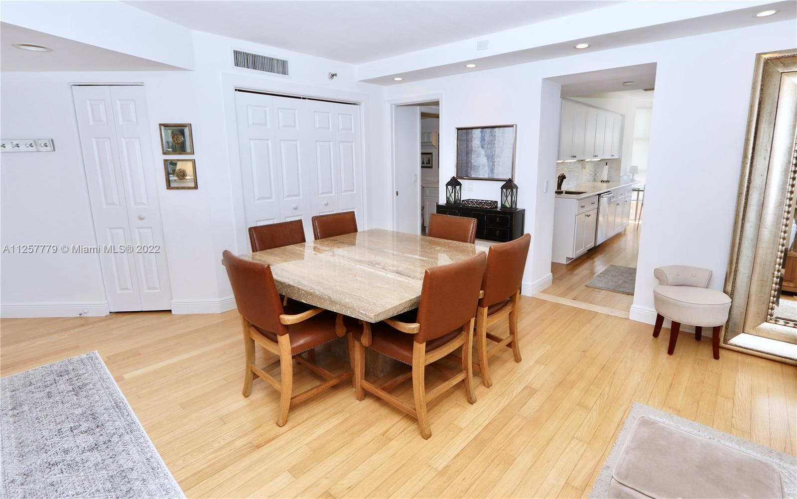 3500 Mystic Pointe Dr Unit: 1606
