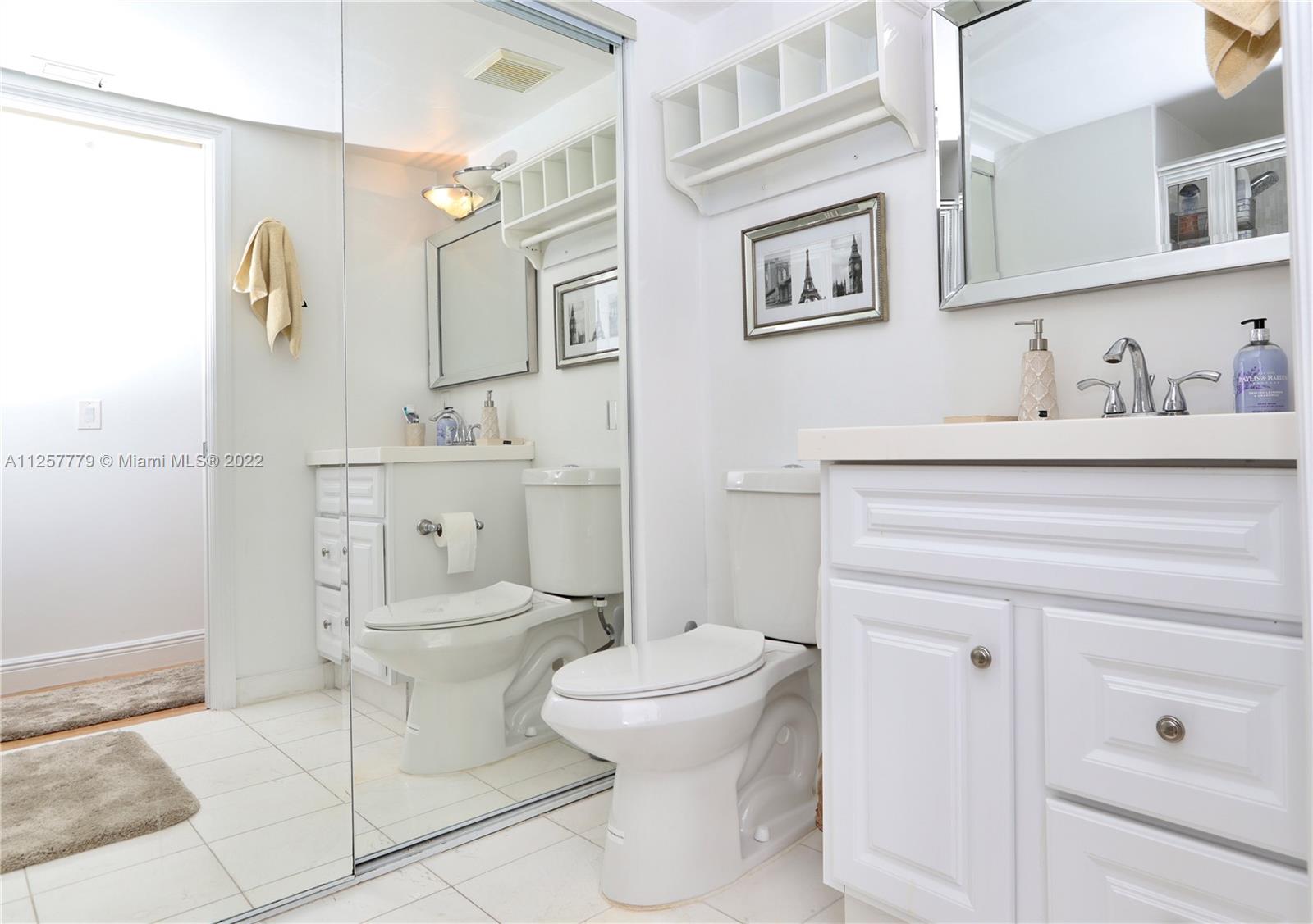 3500 Mystic Pointe Dr Unit: 1606
