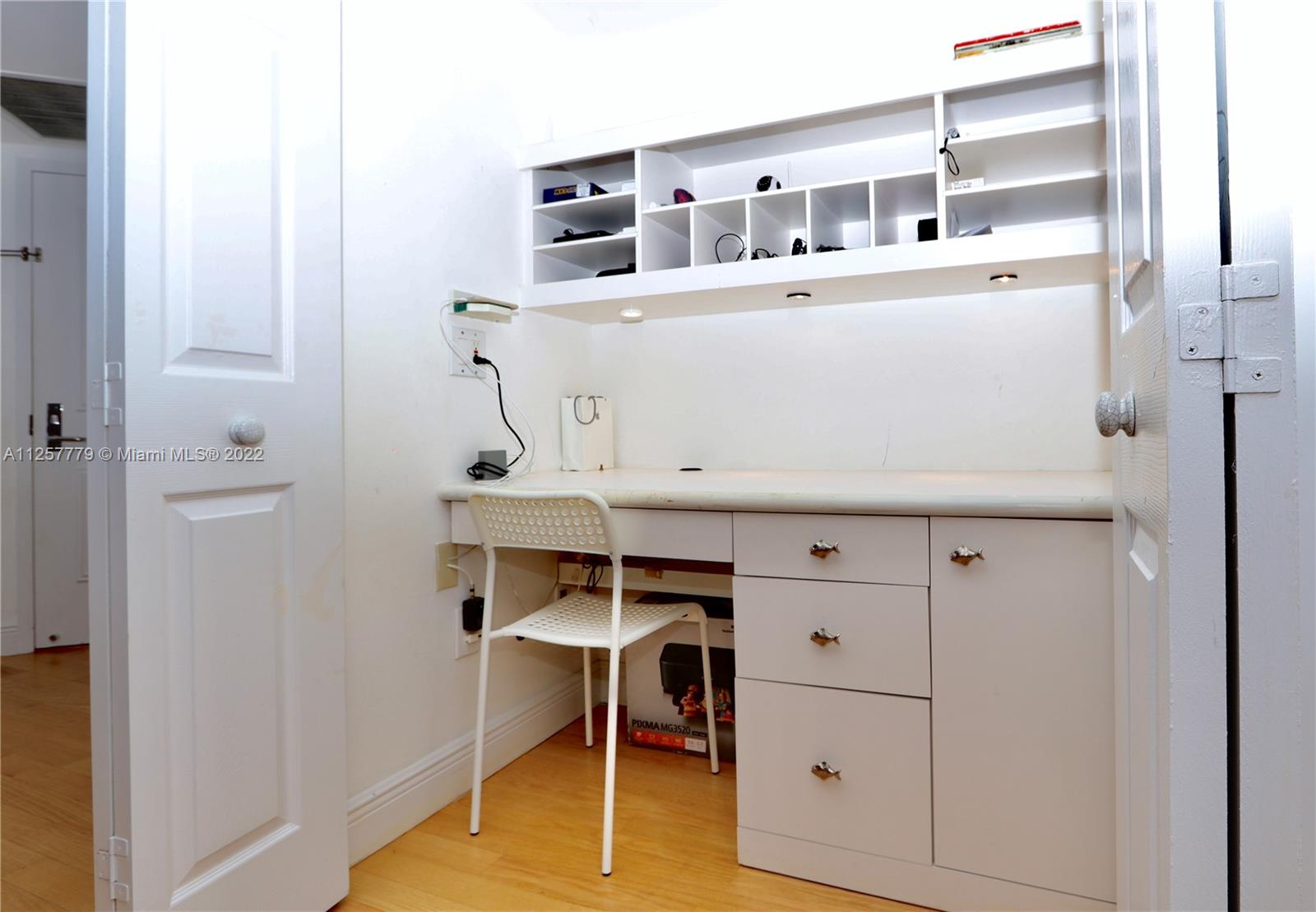 3500 Mystic Pointe Dr Unit: 1606