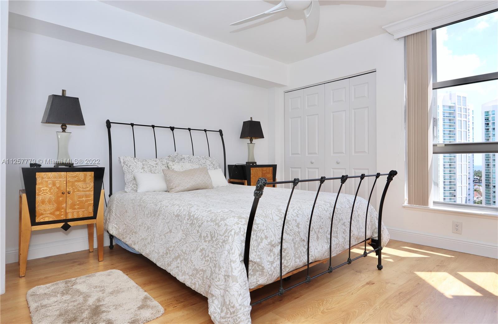 3500 Mystic Pointe Dr Unit: 1606
