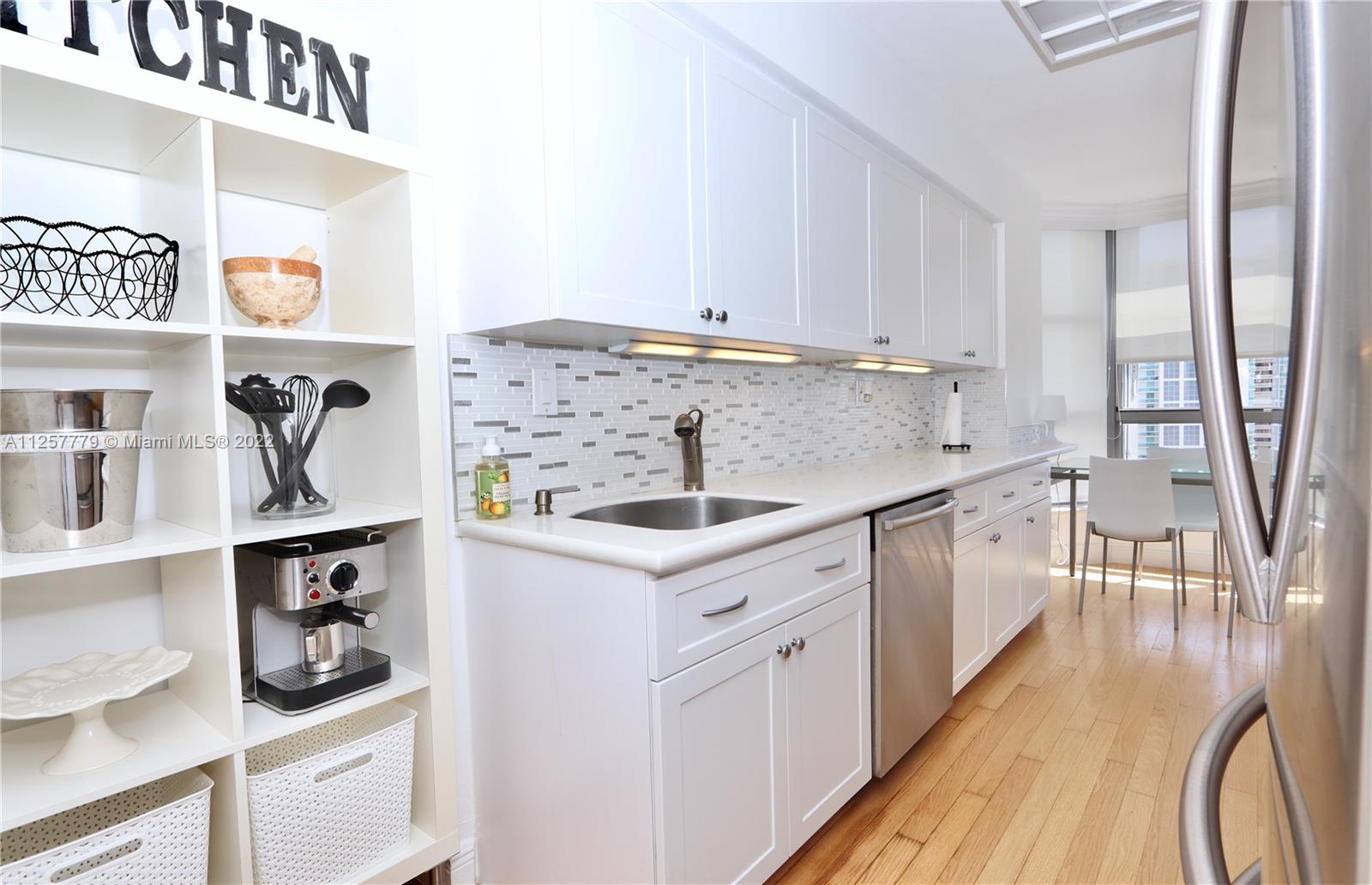 3500 Mystic Pointe Dr Unit: 1606