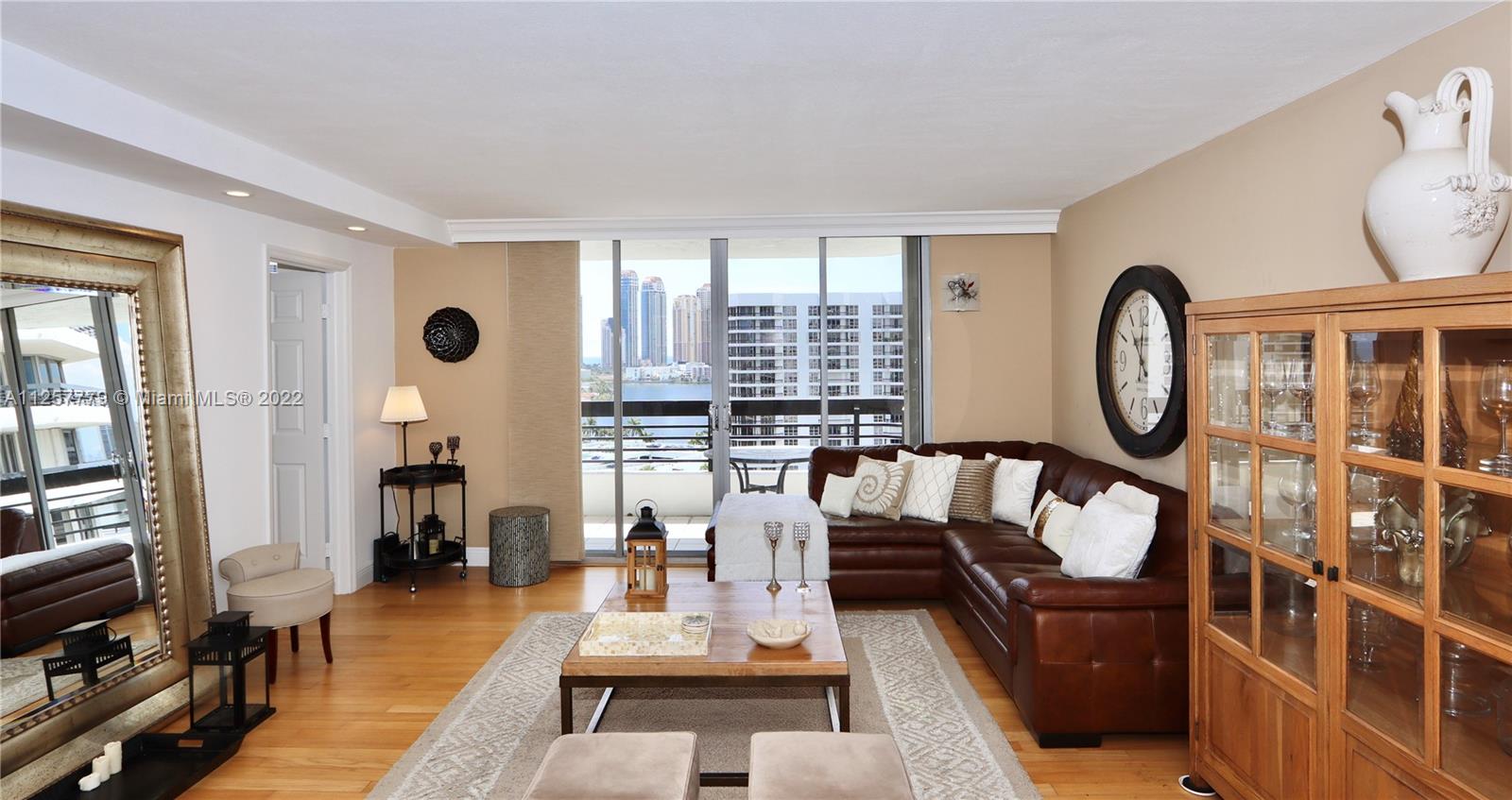 3500 Mystic Pointe Dr Unit: 1606
