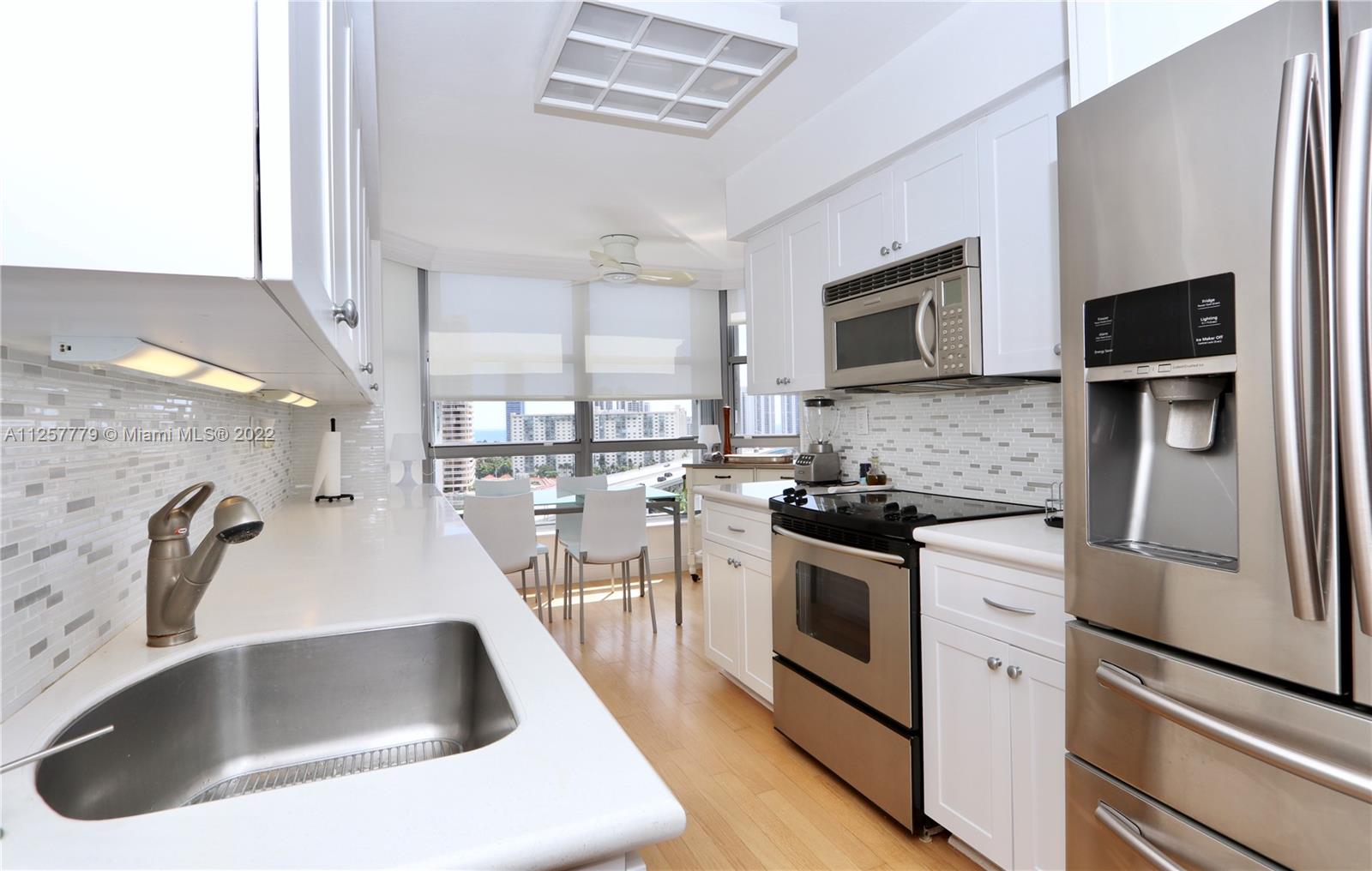 3500 Mystic Pointe Dr Unit: 1606