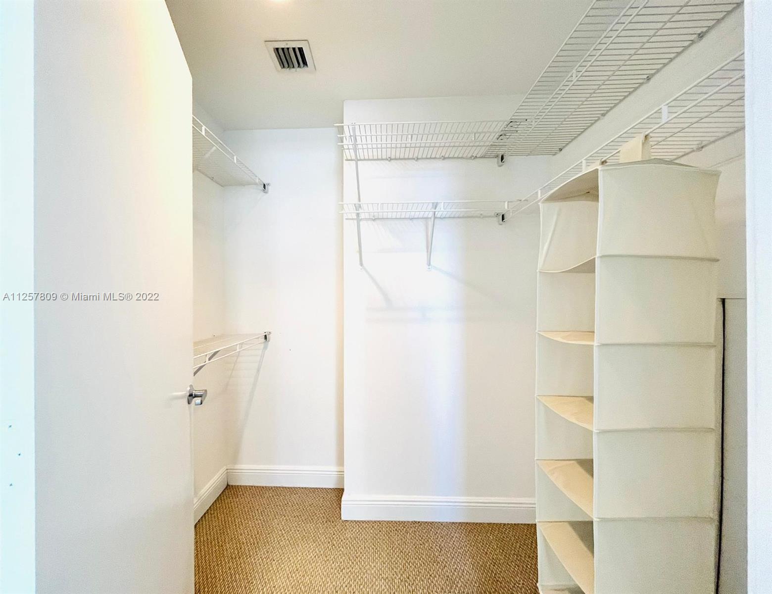 1060 Brickell Ave Unit: 2005
