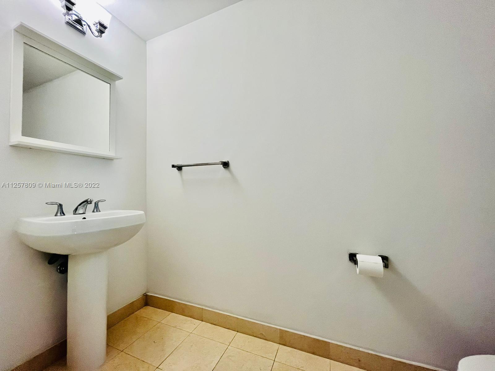 1060 Brickell Ave Unit: 2005