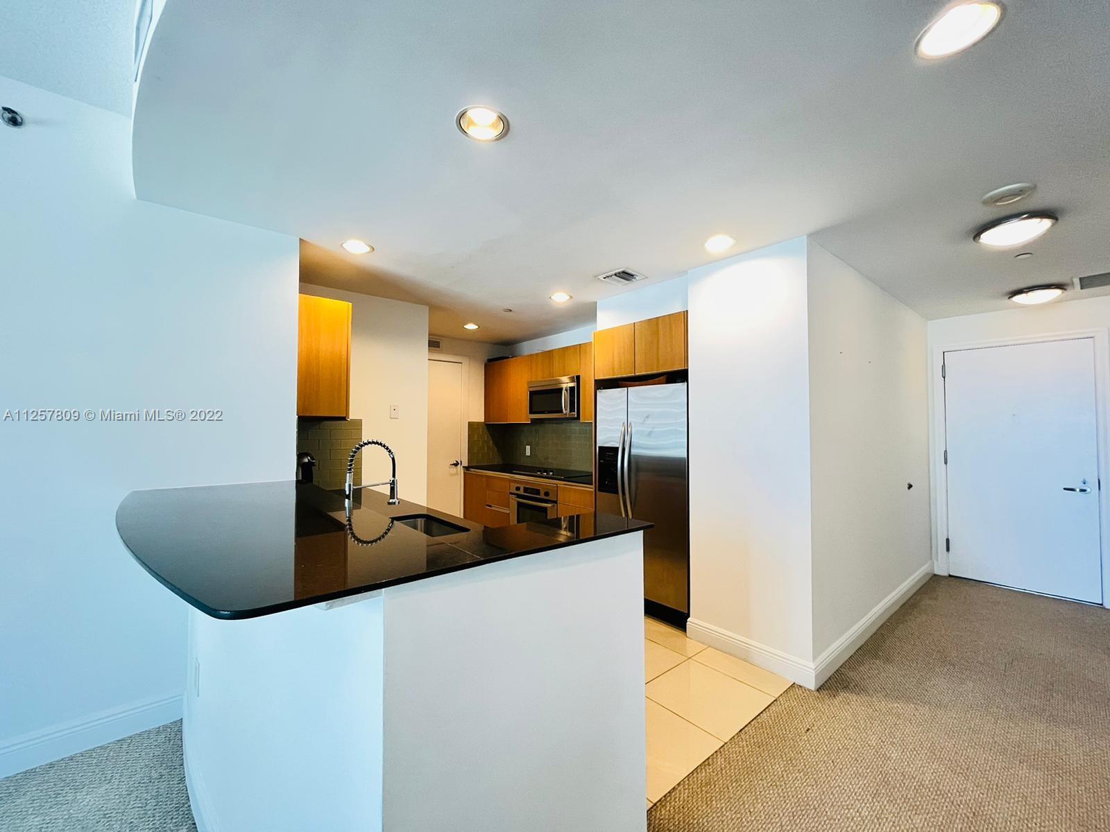 1060 Brickell Ave Unit: 2005