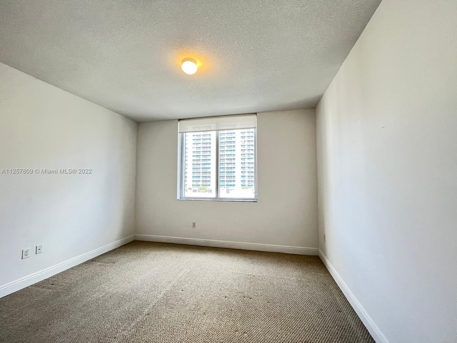 1060 Brickell Ave Unit: 2005