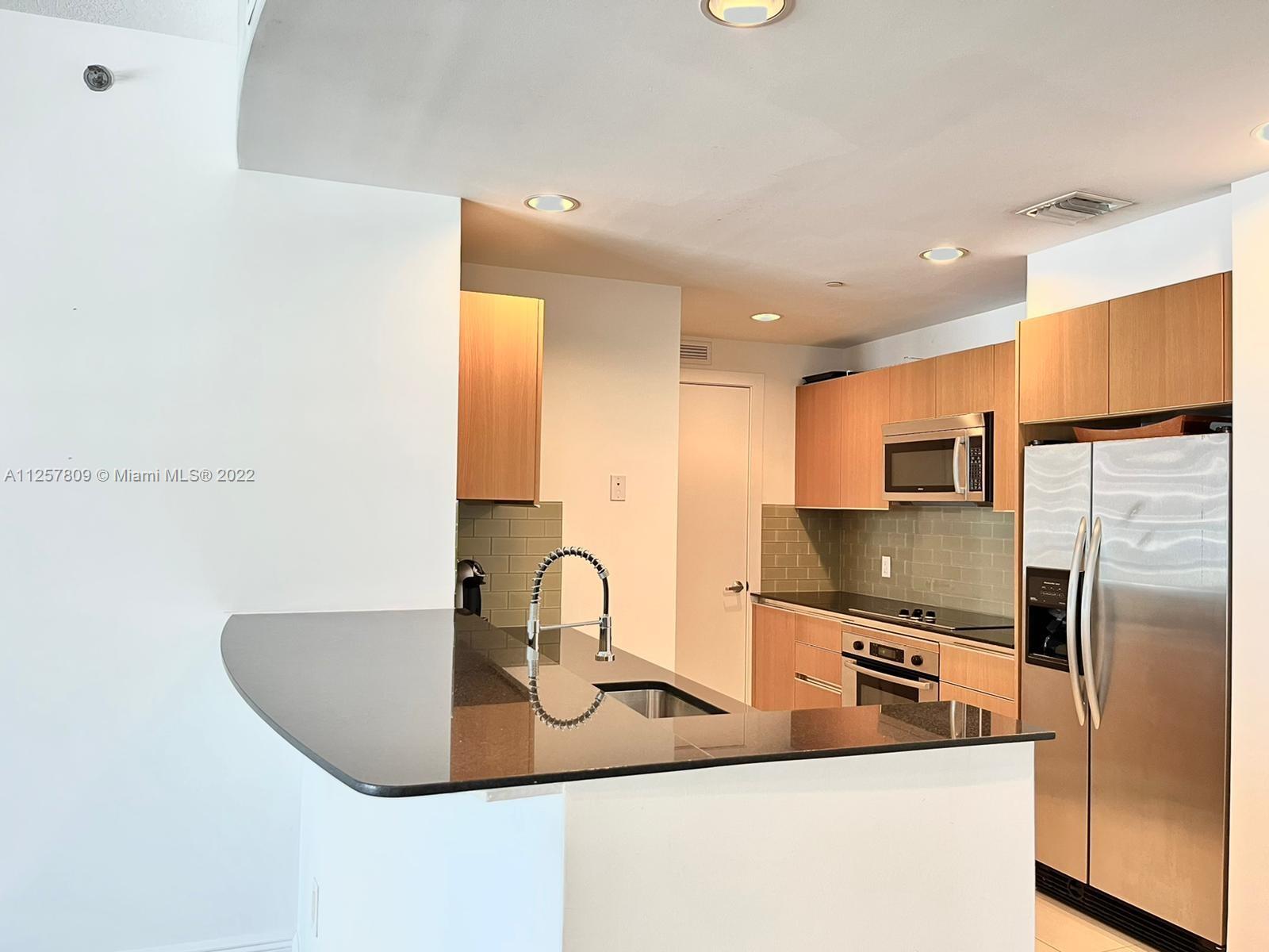 1060 Brickell Ave Unit: 2005