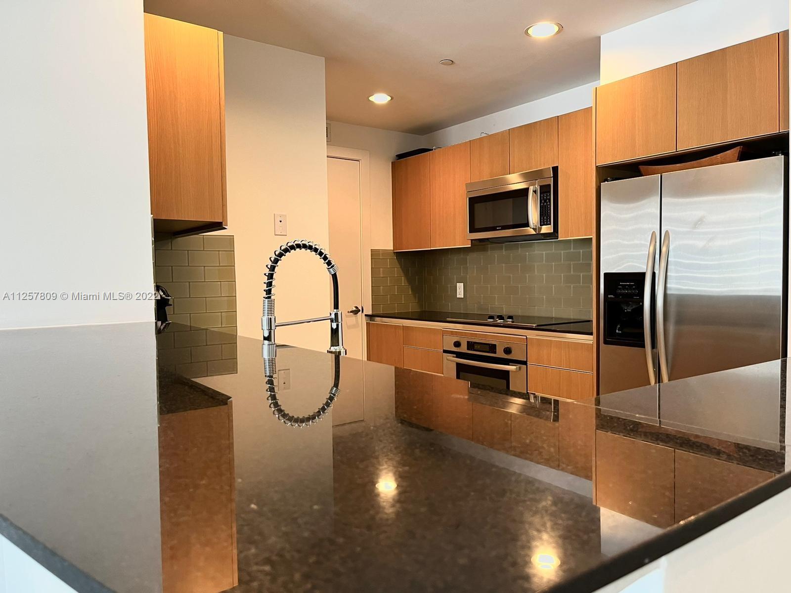 1060 Brickell Ave Unit: 2005