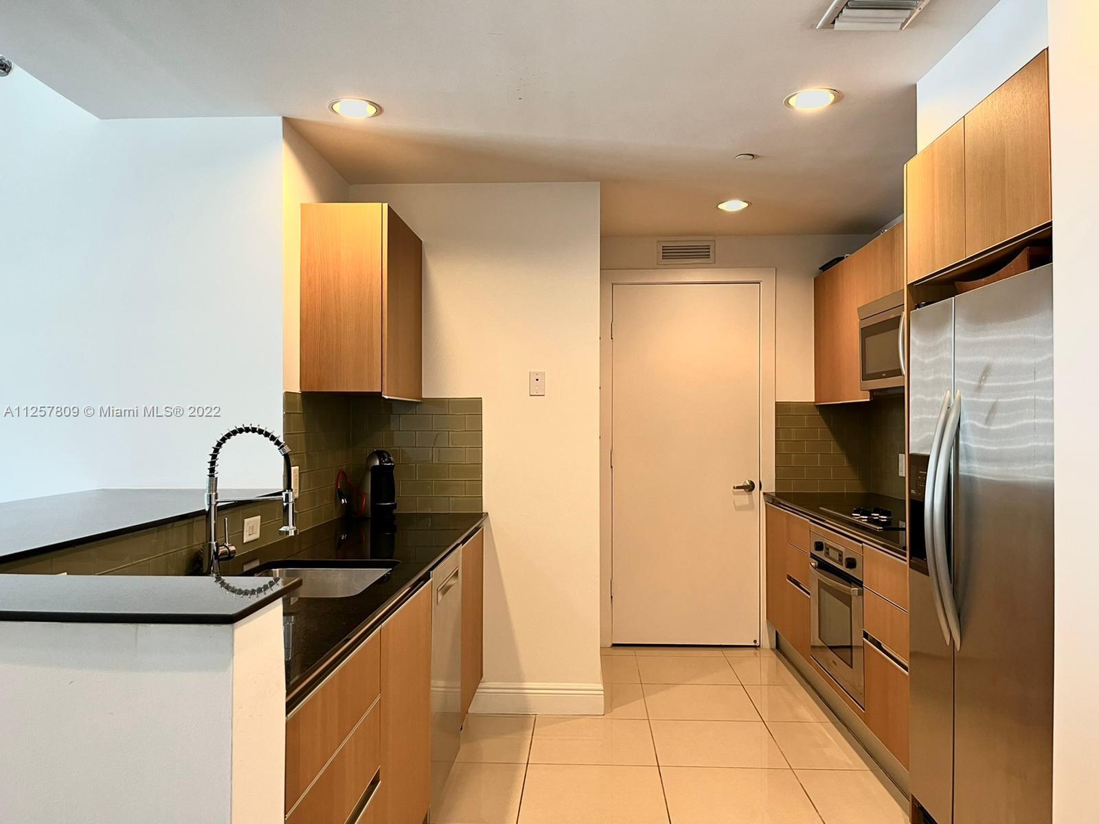 1060 Brickell Ave Unit: 2005