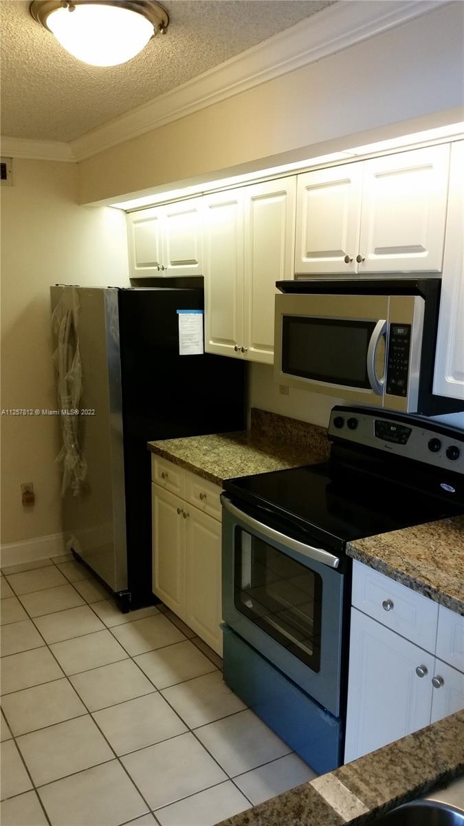 8600 SW 212th St Unit: 210