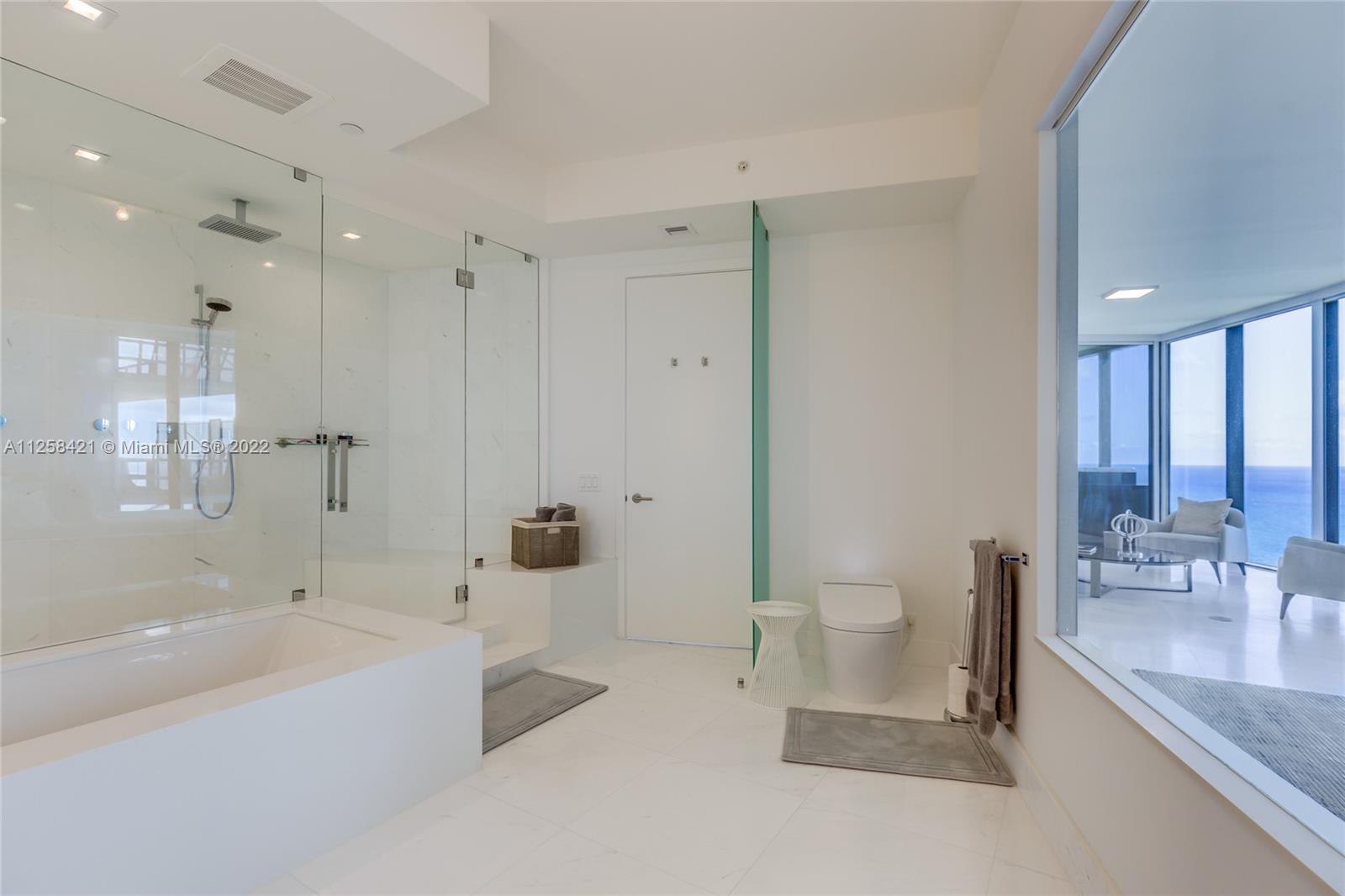 18555 Collins Ave Unit: 3901