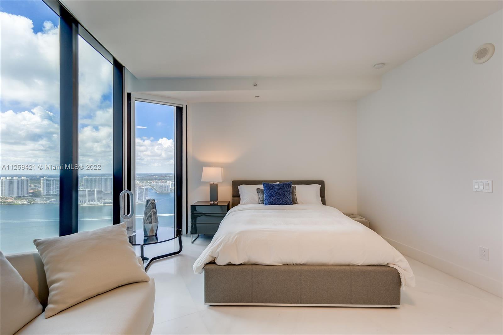 18555 Collins Ave Unit: 3901