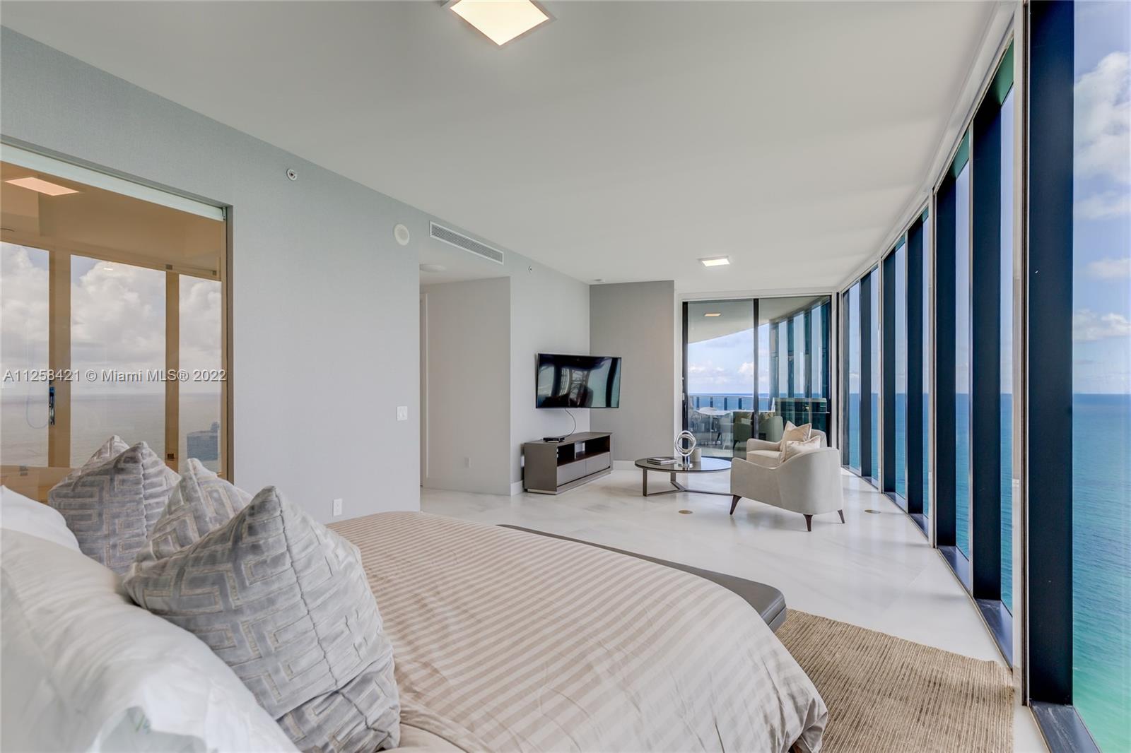 18555 Collins Ave Unit: 3901