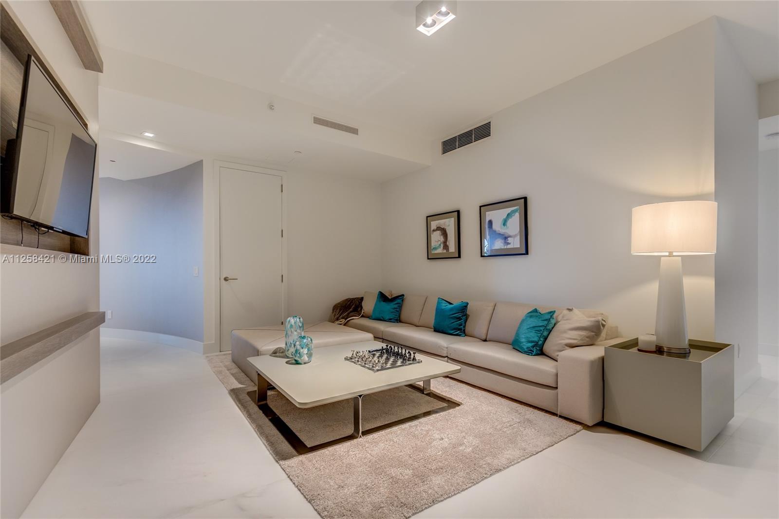 18555 Collins Ave Unit: 3901