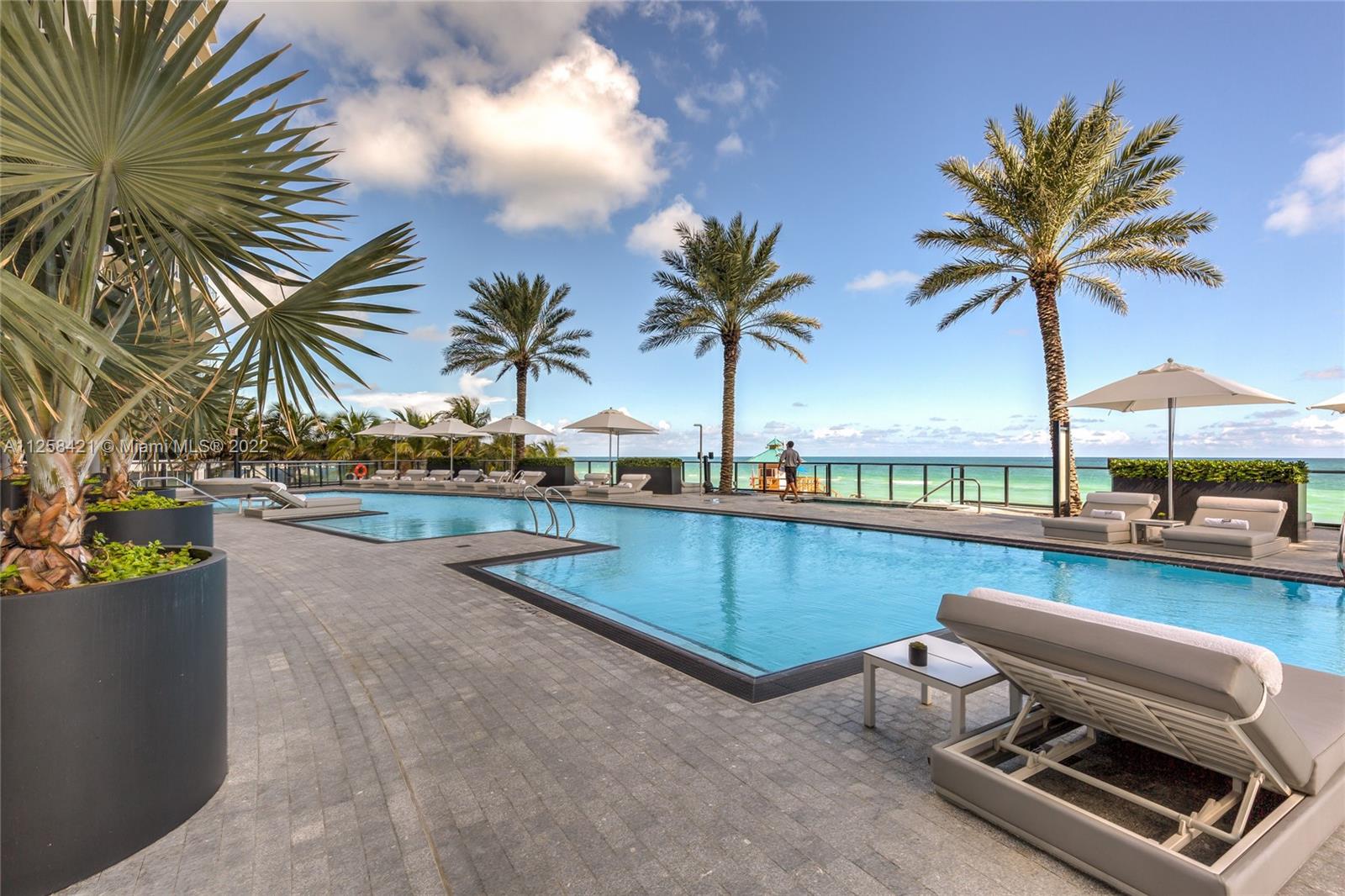 18555 Collins Ave Unit: 3901