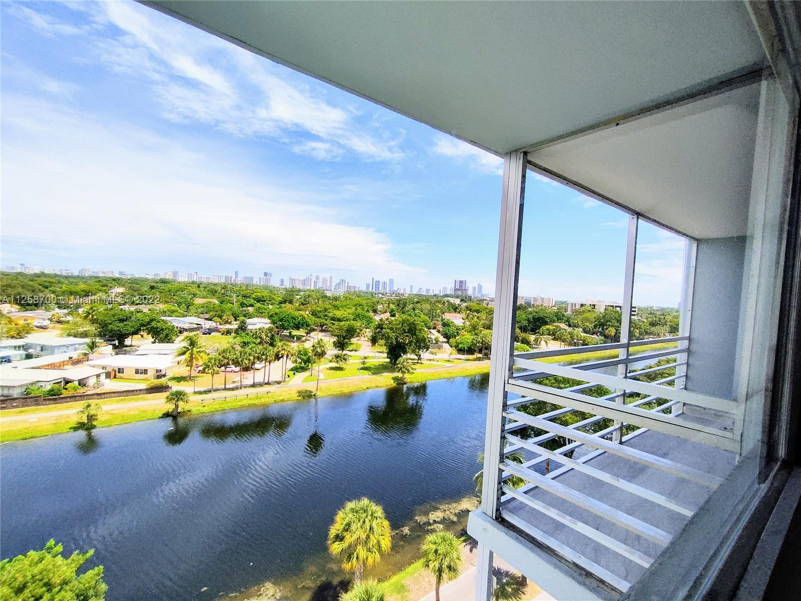 16850 S Glades Dr Unit: 8B