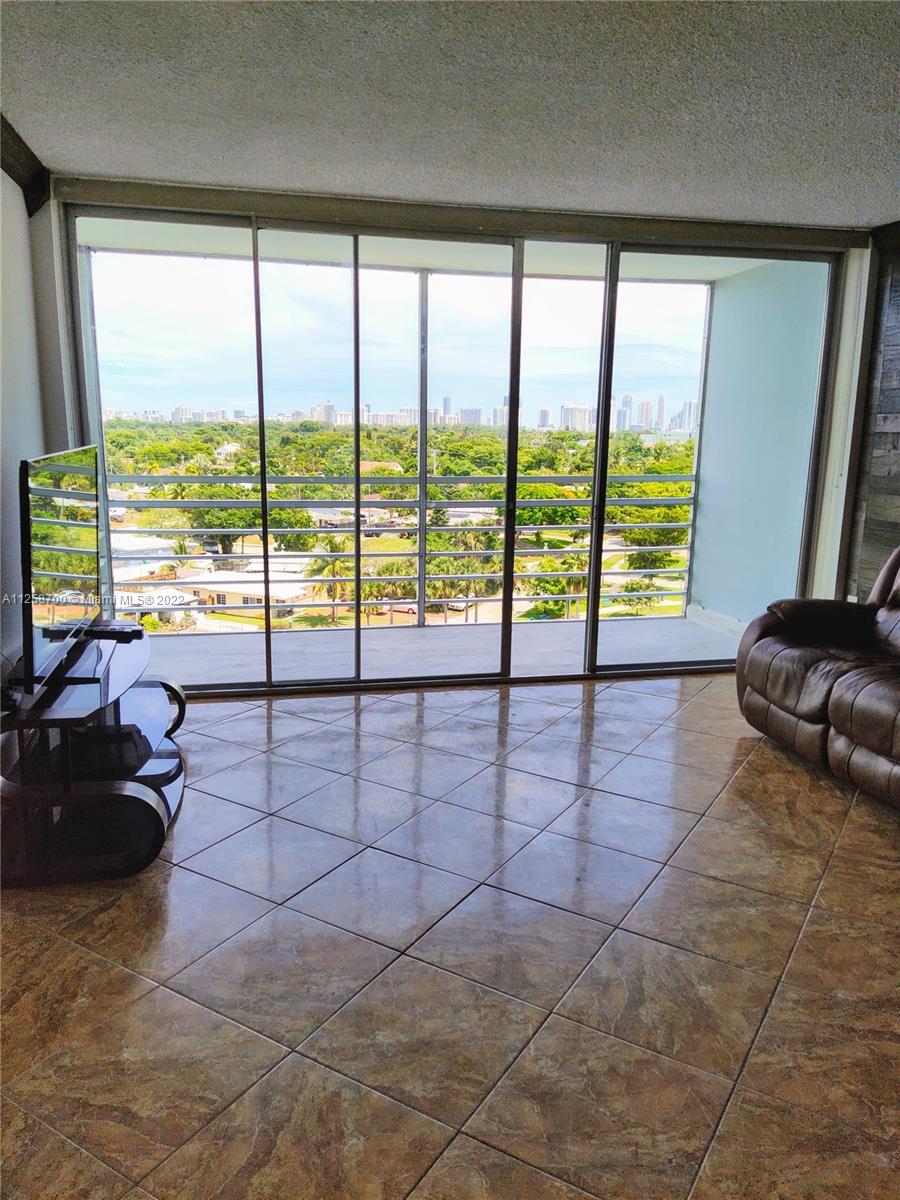 16850 S Glades Dr Unit: 8B