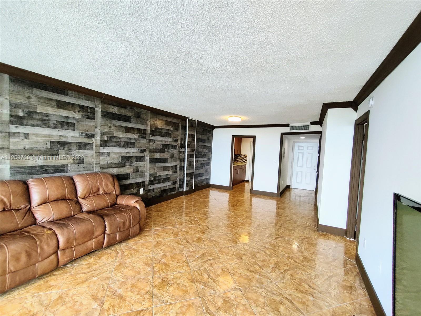 16850 S Glades Dr Unit: 8B