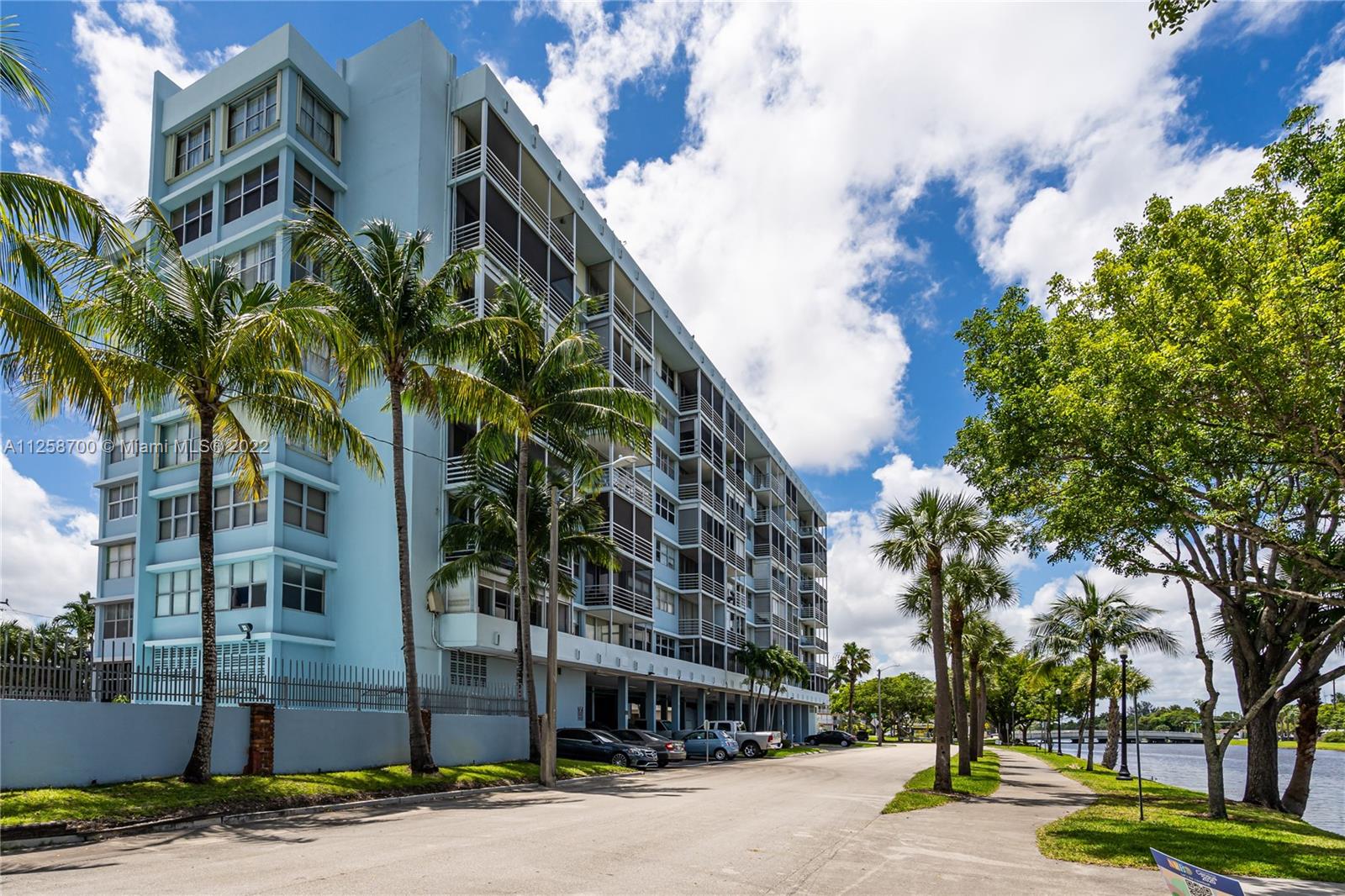 16850 S Glades Dr Unit: 8B