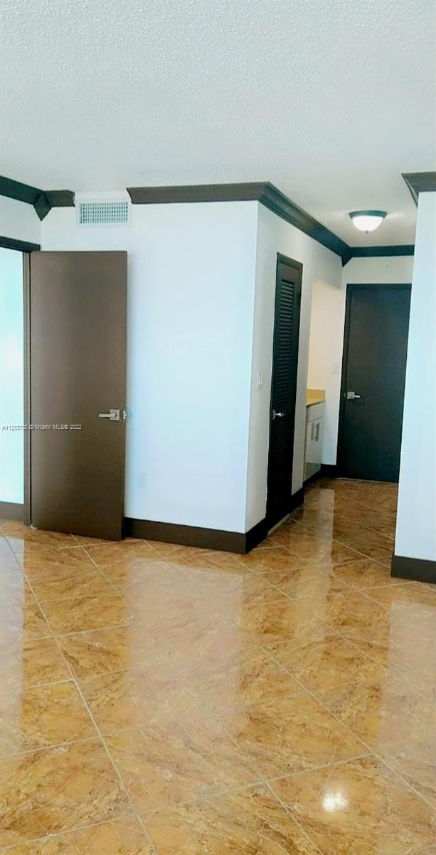 16850 S Glades Dr Unit: 8B
