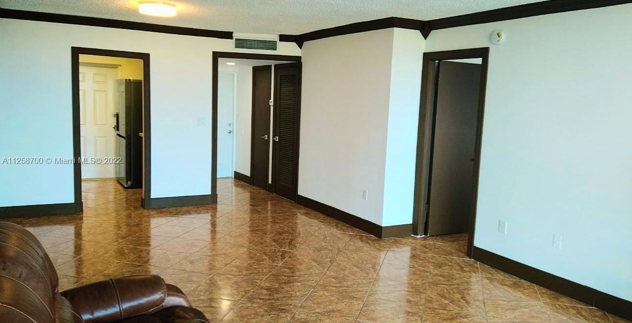 16850 S Glades Dr Unit: 8B