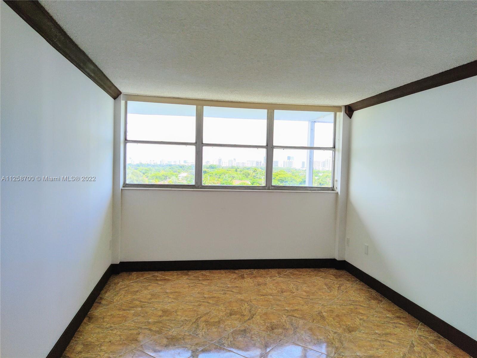 16850 S Glades Dr Unit: 8B