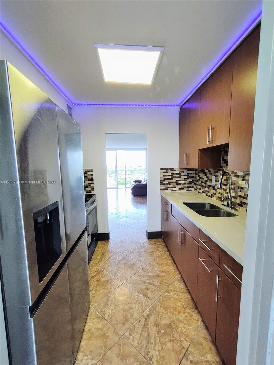 16850 S Glades Dr Unit: 8B