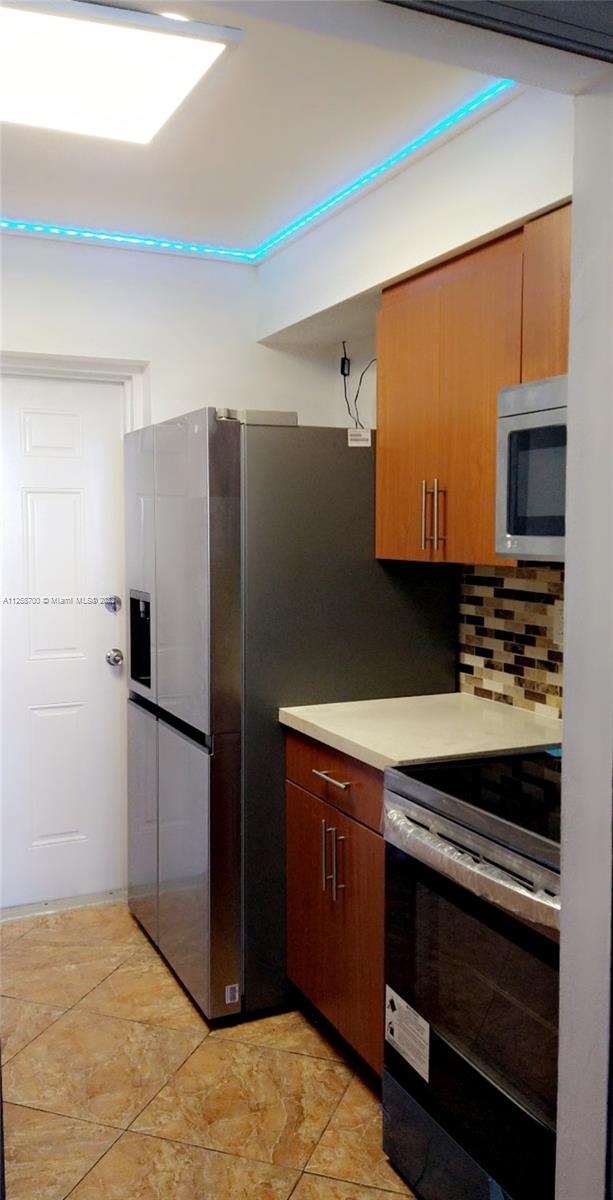 16850 S Glades Dr Unit: 8B