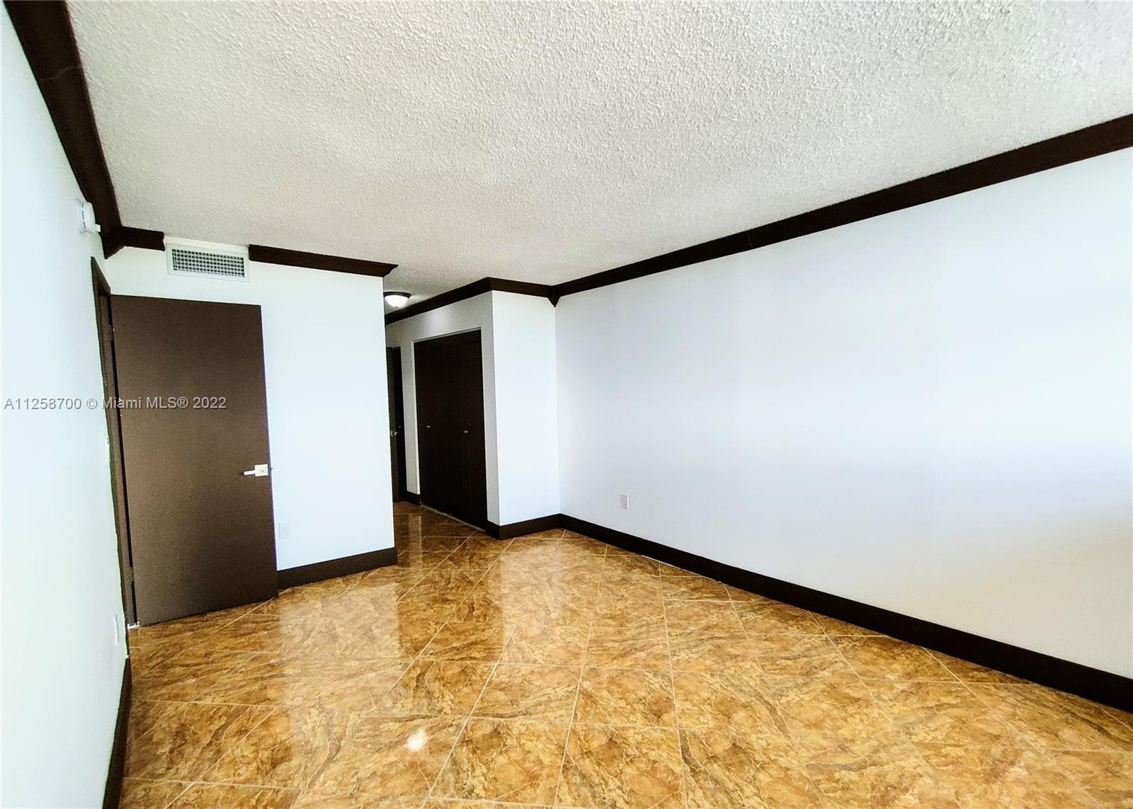 16850 S Glades Dr Unit: 8B