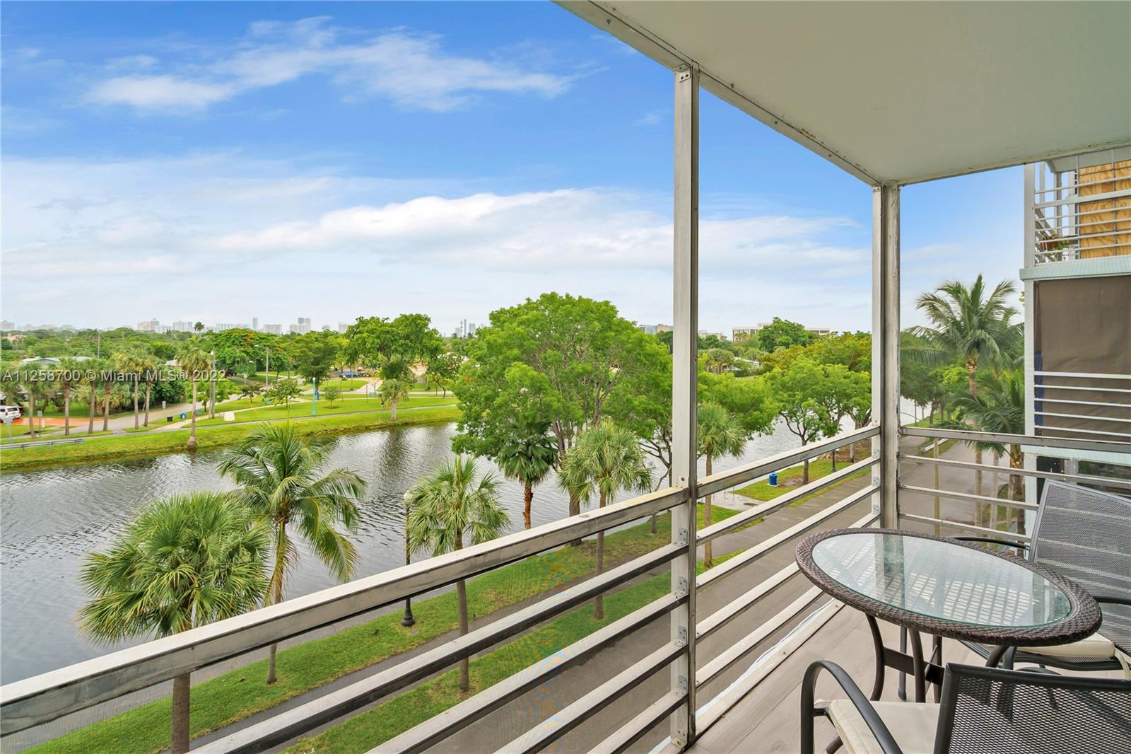 16850 S Glades Dr Unit: 8B