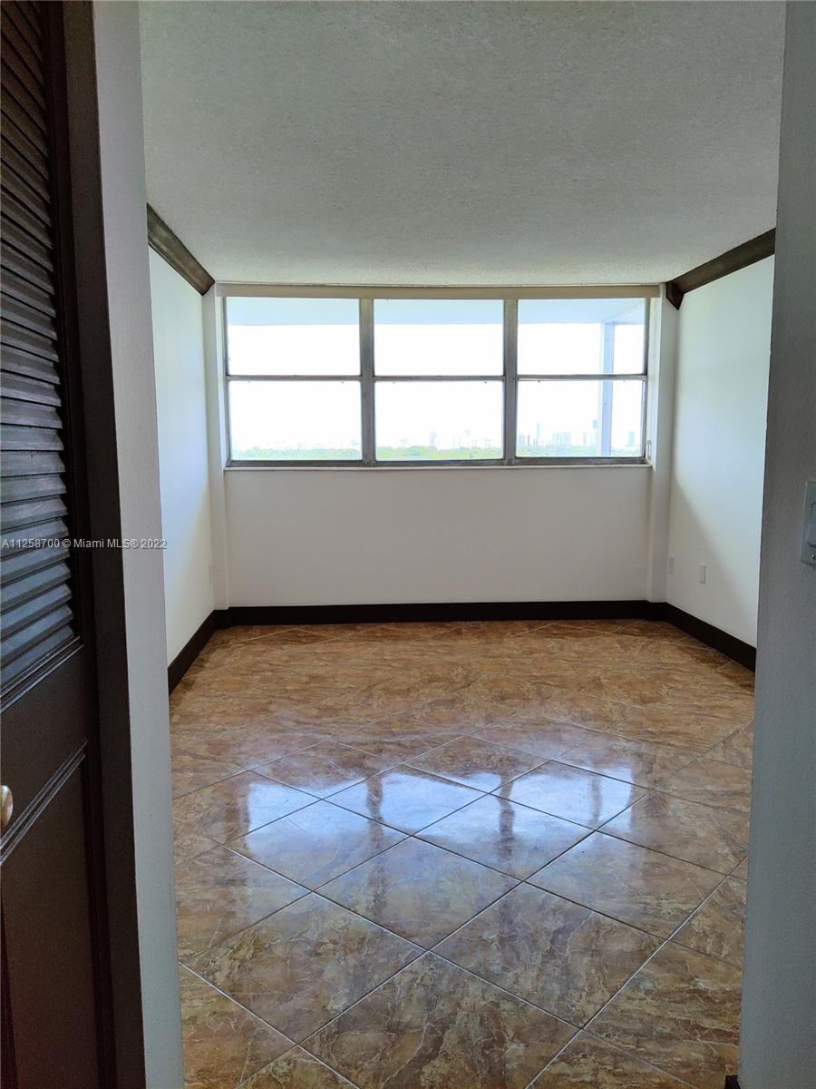 16850 S Glades Dr Unit: 8B