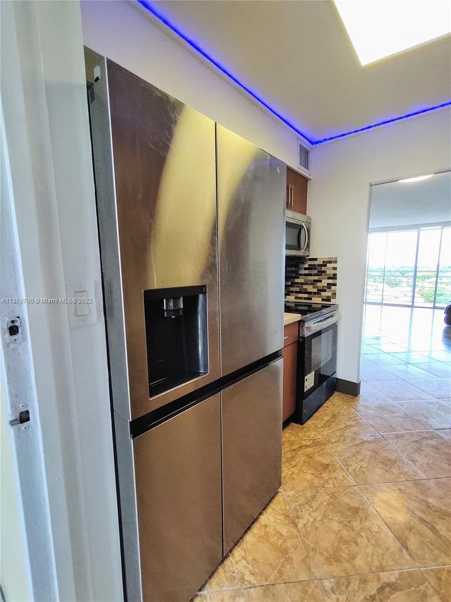 16850 S Glades Dr Unit: 8B