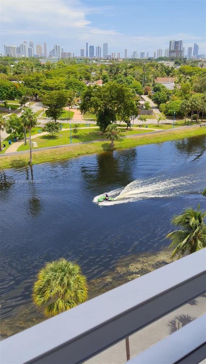 16850 S Glades Dr Unit: 8B