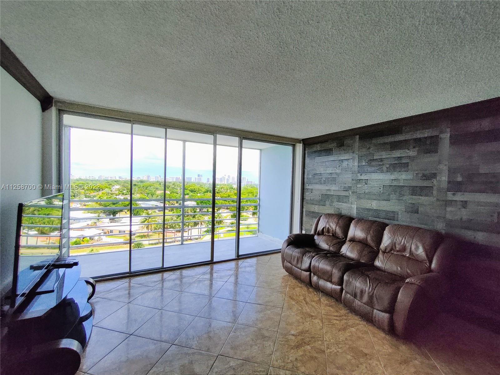 16850 S Glades Dr Unit: 8B