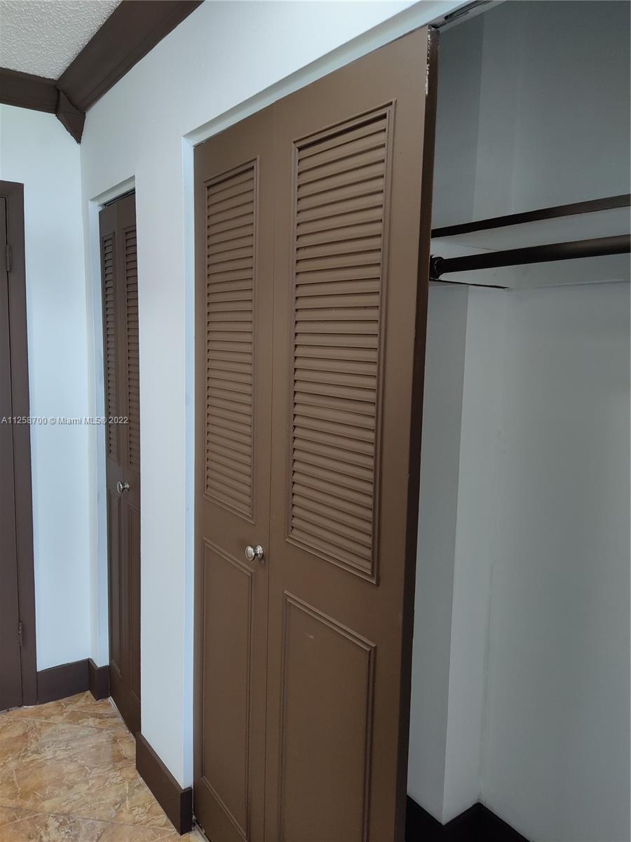 16850 S Glades Dr Unit: 8B