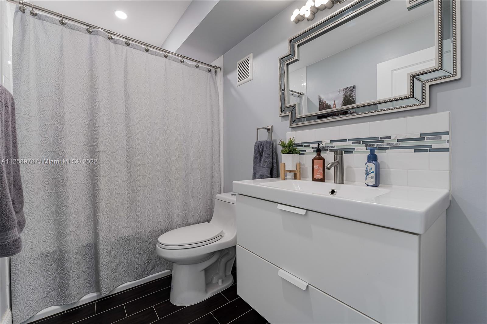10875 SW 112th Ave Unit: 118