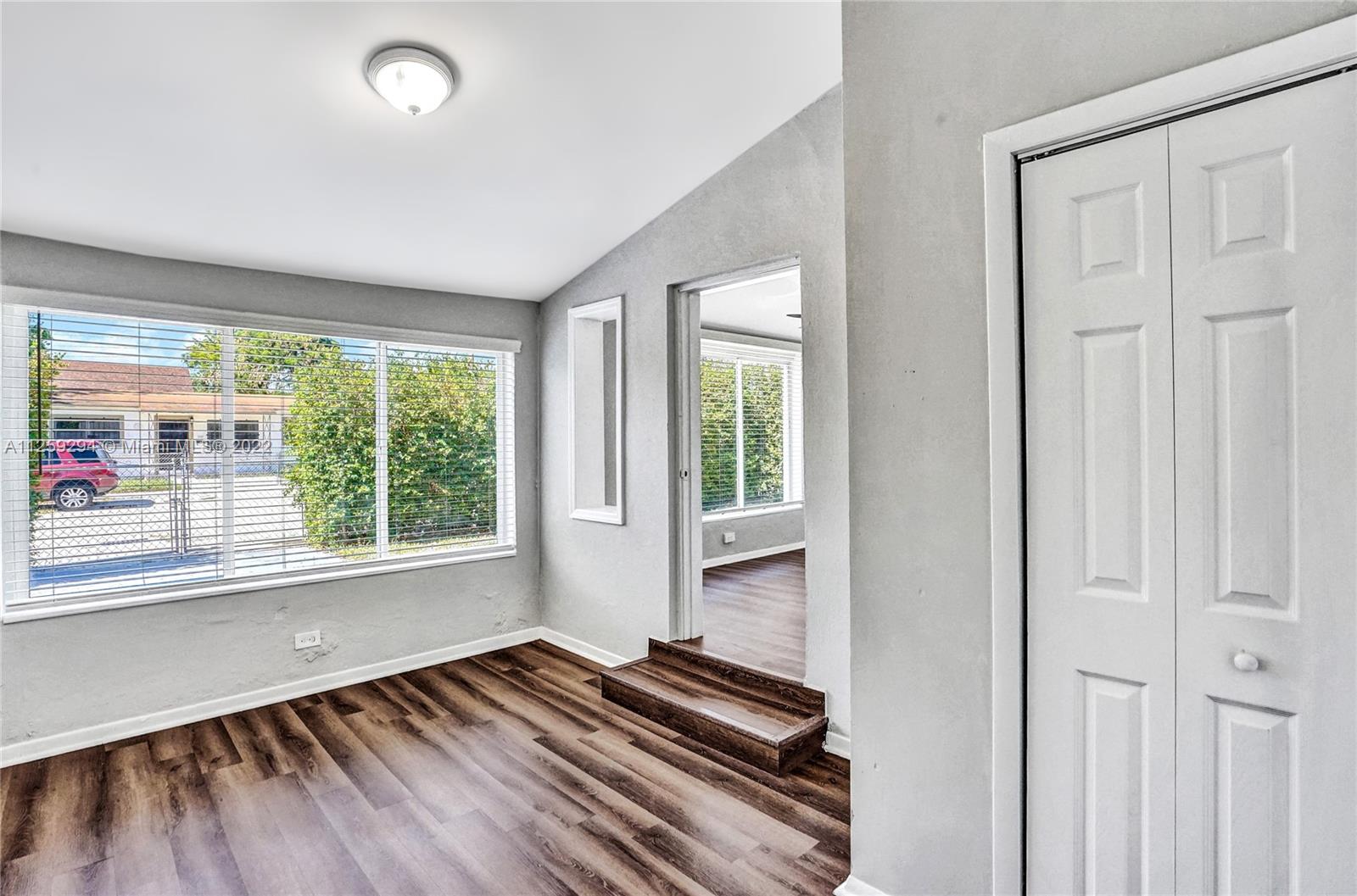 1172 NW 60th St