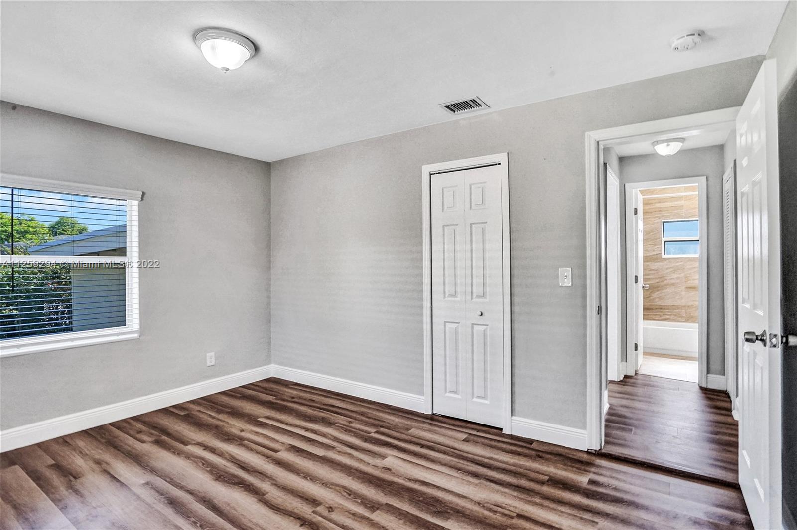 1172 NW 60th St