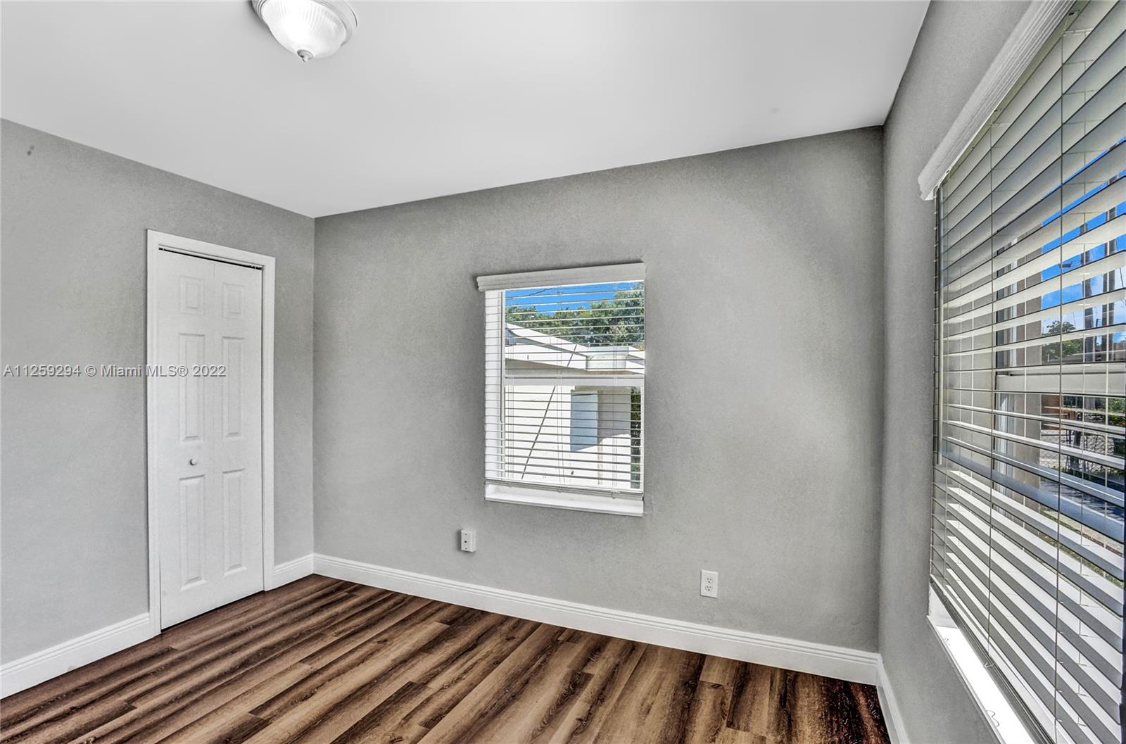 1172 NW 60th St