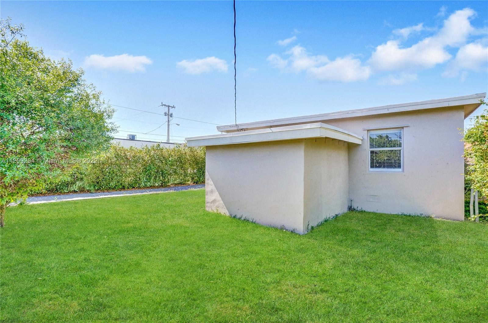 1172 NW 60th St